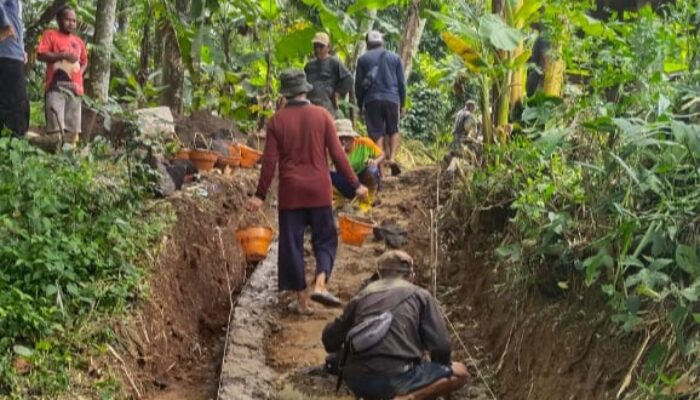 Jalan Usaha Tani Citaleus Buahdua Dibangun, Permudah Aktivitas Petani