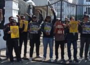 Tolak RUU Penyiaran, Ratusan Jurnalis Bandung Geruduk DPRD Jabar