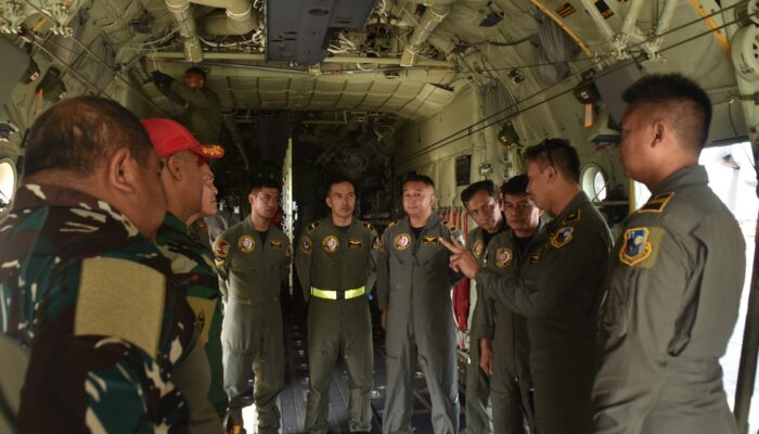 Lanud Husein Sastranegara Dukung Kegiatan Penerbangan Latihan Praktis Siswa Jump Master Angkatan ke-27