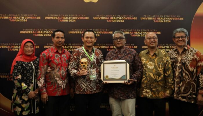 Pemkot Tasikmalaya Kembali Boyong Anugerah UHC Award