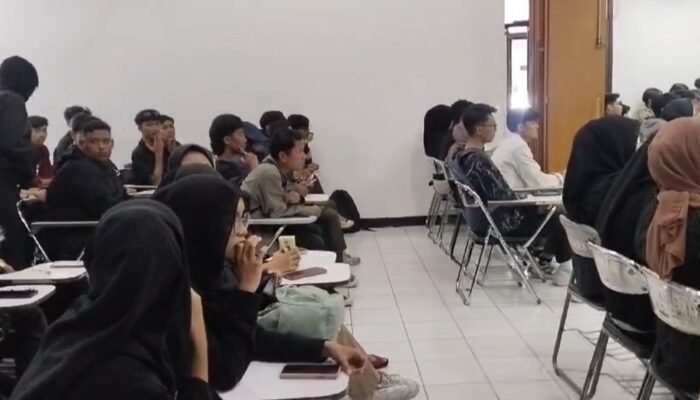 Mahasiswa Universitas Bandung Tuntut Pihak Yayasan Mundur, Minta Kejelasan Status dan Perkuliahannya