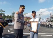 Siswa yang Panjat Tiang Bendera Mendapat Penghargaan dari Polres Tasikmalaya