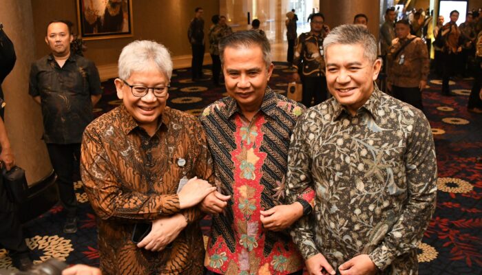 Hutan di Gunung Tangkubanparahu Terbakar, dalam Penanganan Otoritas Terkait