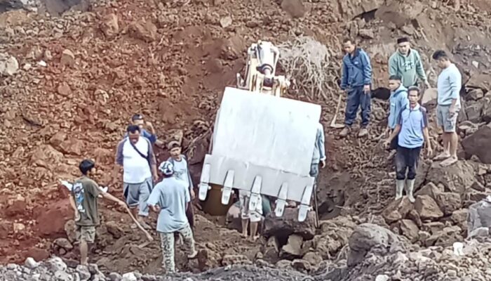 CIANJUR: Operator Alat Berat Tewas Tertimbun Longsoran Tanah