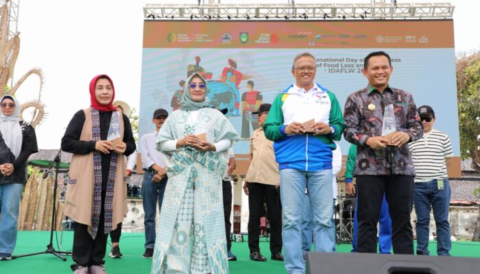 Pemkot Tasik Dapat Penghargaan Pemda Terinovatif dari Badan Pangan Nasional