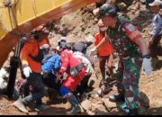 Operator Alat Berat yang Tertimbun Tanah Berhasil Dievakuasi Tim Gabungan