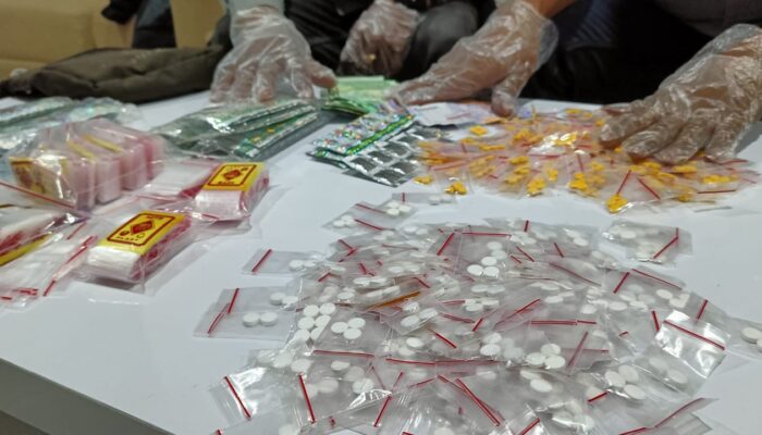 Anggota Intel Kodim Cianjur Amankan Ribuan Butir Obat Terlarang Berikut Penjualnya di Sukaluyu 