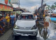 Mobil Terjun ke Kolam Ikan di jalan Arah Sukaratu