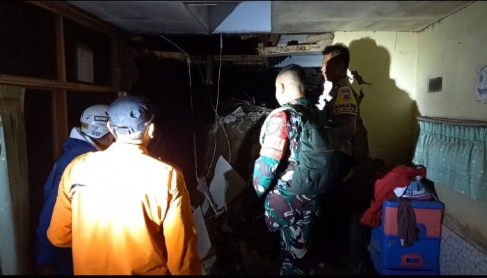 Hujan Deras di Sumedang, Batu Jumbo Hantam Rumah Warga Lingkungan Panjunan