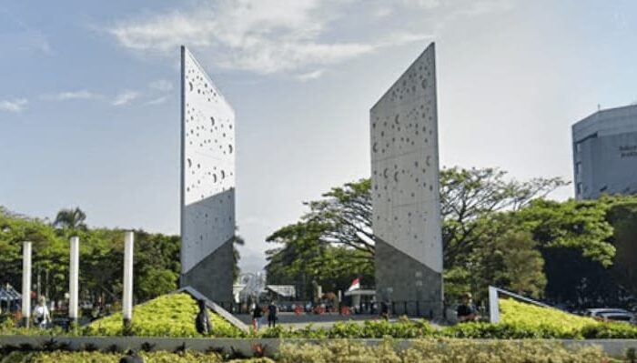 Monumen Pahlawan Covid-19 Kota Bandung: Cara Menghormati Perjuangan dan Solidaritas Warga