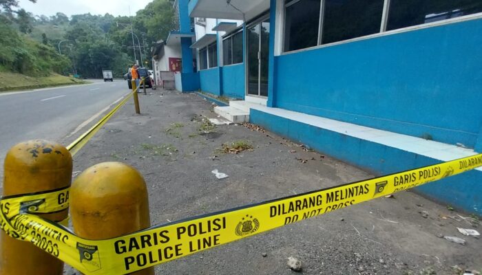 Pos Polisi Gentong Tasikmalaya Dipasangi Garis Polisi