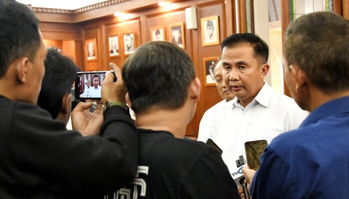 Pj Gubernur Jabar Umumkan Upah Sektoral 2025