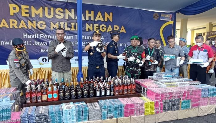 Bea Cukai Bandung-Jawa Barat Musnahkan Rokok Ilegal & Miras Senilai 9,6 Miliar