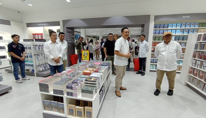 Gramedia Sapa Warga Bandung, Grand Opening Gerai ke-135 di Buah Batu