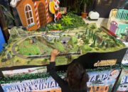 Pelanggan KAI Daop 2 Dihibur Diorama Miniatur Kereta Api Argo Parahyangan