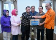 Pemdaprov Jabar: Warga Terdampak Kekeringan di Sukabumi Diberi Beras