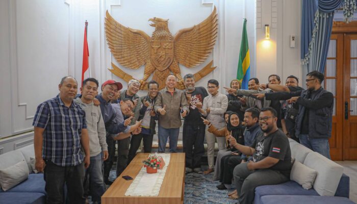 Silaturahmi dengan Pewarta Balai Kota, Ini Pesan Penjabat Wali Kota Bandung