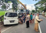 Honda Freed ‘Bajak Sawah’ di Jalan Sewaka Tasik
