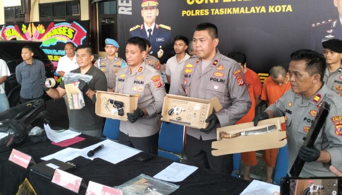 Dor, Polisi Amankan Dua Senjata Dari Dua Kasus Berbeda