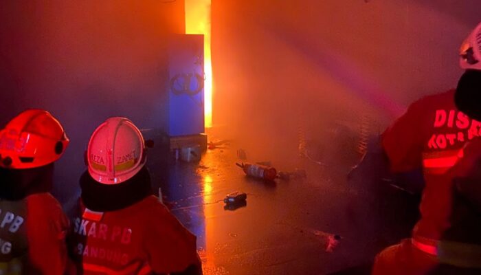 Bengkel Nurcholis Motor di Jalan Cikutra TERBAKAR