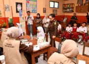 Kajati Jabar Sambangi SDN Asih 02 Kabupaten Bandung, Tinjau Pemeriksaan Mata dan Gigi Gratis