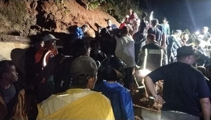 Longsor di Garut Satu Orang Meninggal, Gubernur Jabar Kirim Bantuan 