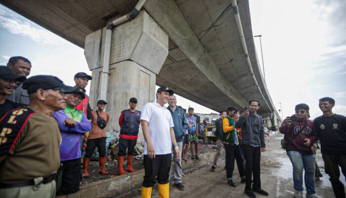 Kawasan Flyover Ciroyom Dipenuhi Sampah, Erwin Ajak Warga Jaga Kebersihan