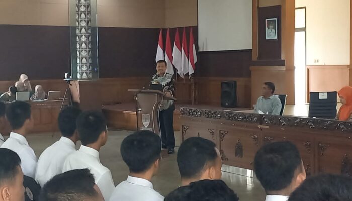 Bupati Dony Berikan Pengarahan kepada Calon Tenaga Kerja ke Jepang