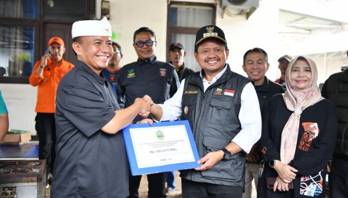 Tinjau Banjir Cimanggung, Sekda Jabar: Identifikasi Penyebab Banjir Itu Penting