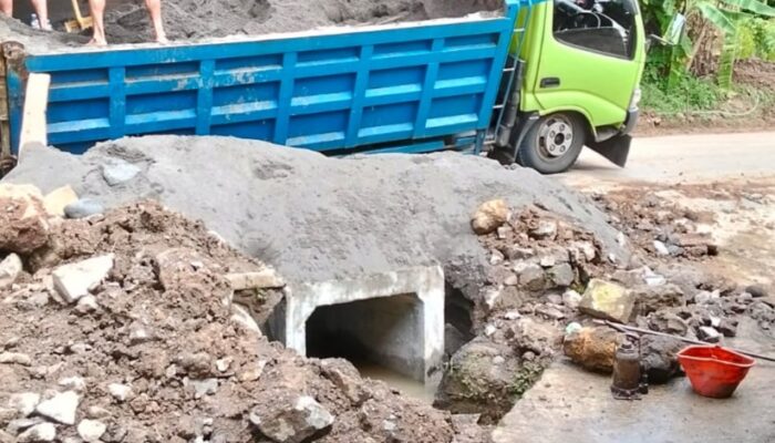 Perbaikan Jalan di Cipatujah Diduga Asal-asalan