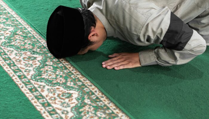 Tangisan Langit di Malam Perpisahan Ramadhan