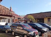 Polsek Cigalontang Dipenuhi Mobil Warga
