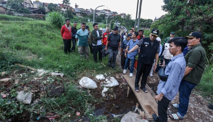 Akses Sempat Didera Longsor, Pelayanan Kelurahan Jatihandap Tetap Berjalan Normal