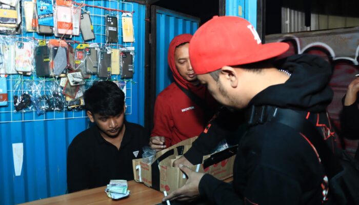 POLISI Grebek Kios Penjual Obat Keras Terlarang di Jalan Tamansari