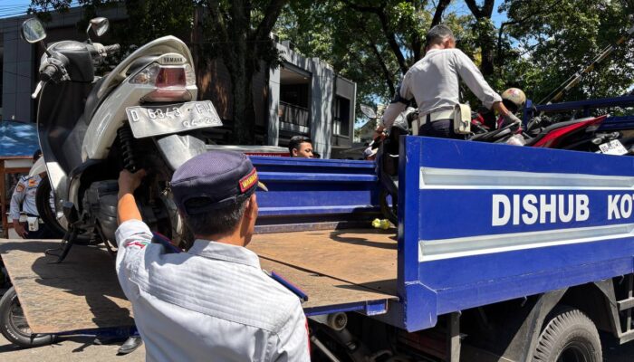 Dishub Kota Bandung Tertibkan Parkir Liar