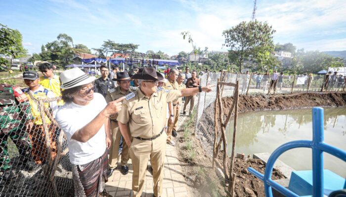 Farhan Resmikan Agroforestry Kolam Retensi Ciporet