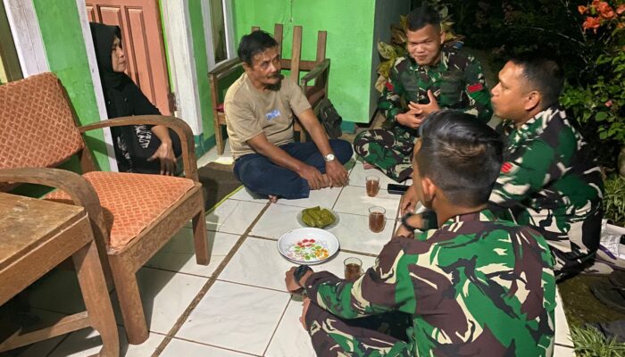 Satgas TMMD Anjangsana ke Rumah Warga | Silaturahmi Kemanunggalan TNI dengan Rakyat