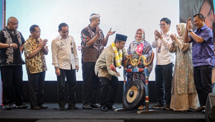 Festival Swarna Wastra Nusantara Resmi Dibuka