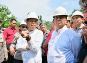 KDM Tinjau Lokasi Longsor di Cirebon