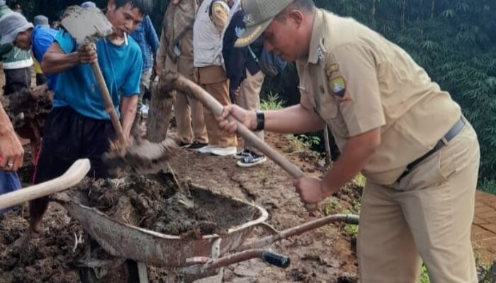 Kadaka-Tanjungsari Alami Bencana Tanah Bergerak, Camat Minta Warga Tetap Waspada