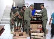 Satpol PP Kota Bandung Sita 2.614 Botol Miras | 4 Toko Disegel