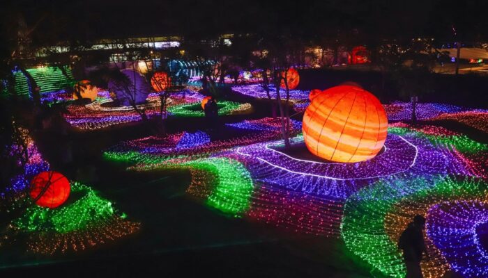 Galactic Glow: Wahana Luar Angkasa di Tengah Kota Bandung Hadir Kembali