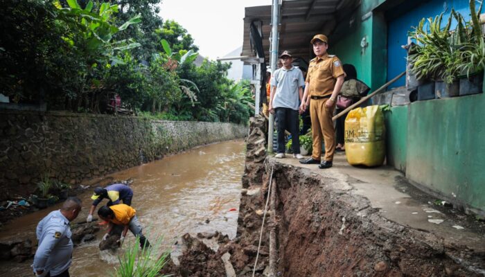 Pemkot Bandung Gerak Cepat Tangani Longsor di Cicaheum