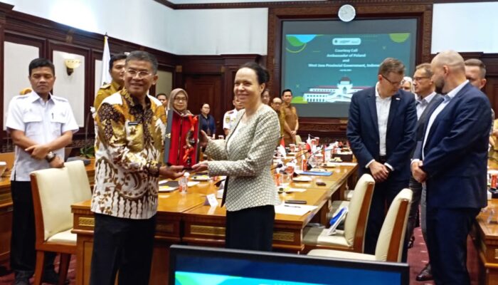 Jabar Dikunjungi Duta Besar Polandia untuk Indonesia