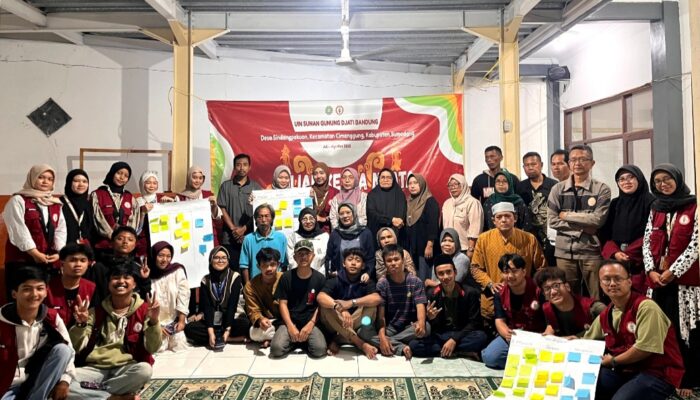 Membina Kesadaran Sosial dan Lingkungan, KKN 245 UIN Bandung Laksanakan Rembug Warga dan Refleksi Bersama Warga Dusun 1 Desa Sindangpakuon Kecamatan Cimanggung