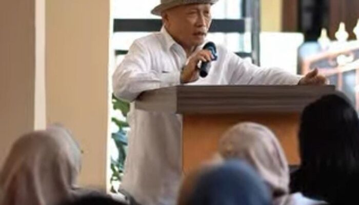 ​Buky Wibawa Apresiasi Inovasi Pak RT di Cibeber | Bikin Incinerator Mandiri Atasi Sampah