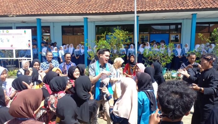Wabup Fajar Aldila Sambangi SMPN 2 Tanjungsari | Sekolah Ramah Lingkungan