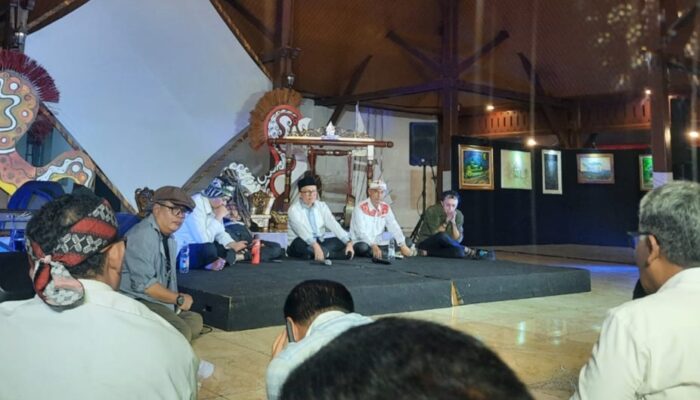 Tak Biasa, Kibar Budaya Berlangsung di Pendopo Alun-alun Tasik