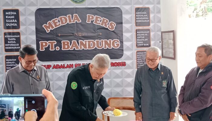 Pengadilan Tinggi Bandung Buka Ruang Terbuka Media |  Gebrakan Transparansi, Inovasi dan Modernisasi Layanan Publik