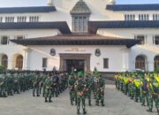 TNI AD Siagakan 355 Personel untuk Amankan Aksi BEM SI dan BEMNUS di Gedung Sate